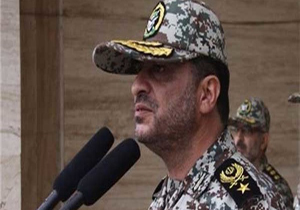 رهبری بر پیراهن محمدطا‌ها بوسه زدند