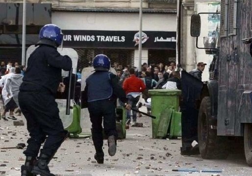 ۸۰ زخمی در درگیری هواداران دو تیم فوتبال در الجزایر