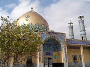 اماکن متبرکه و امامزادگان باید به قطب فرهنگی تبدیل شوند