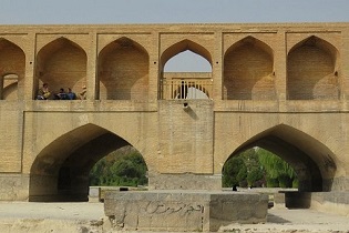 تخصیص اعتبار ۵۰ میلیون تومانی برای نرده کشی سی و سه پل