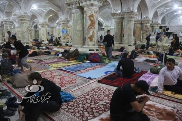 حضور زائران اربعین حسینی در صحن حضرت زهرا (س) + تصاویر