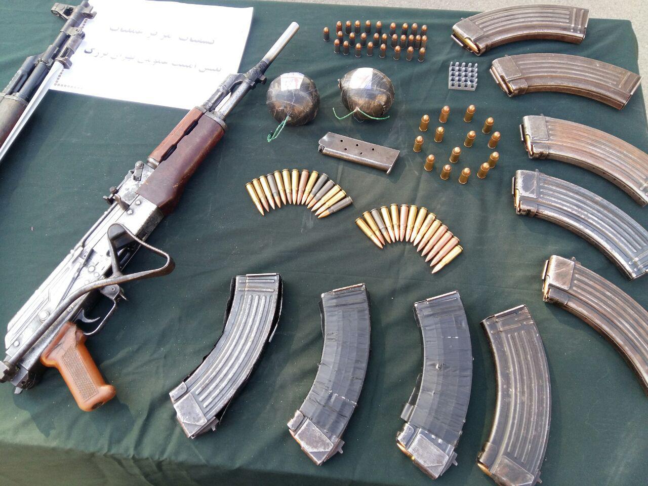 دستگیری ۲۴۰ نفر از اراذل و اوباش تهران به همراه سلاح گرم/ جمع آوری ۳۳۳ هزار جلد کتاب غیرمجاز