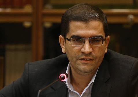 تماس شبانه از دفتر شهردار با نمایندگان/دور زدن قانون وهن مجلس است