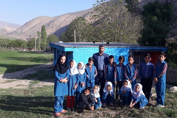 معلمی که مدرسه روستایی را جهانی کرد