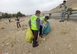 پاکسازی مسیر پیاده روی زوار اربعین