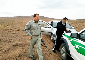 دستگیری شکارچی متخلف در بویین‌زهرا
