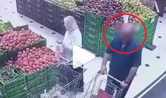 شگرد عجیب یک سارق برای خالی کردن کیف مردم!+فیلم