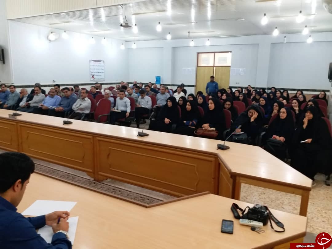 برگزاری جلسه مدیران مدارس گناوه با موضوع راهپیمایی ۱۳ آبان