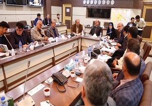 کامیون‌های حمل بار معادن به راه‌های روستایی ضربه می‌زنند