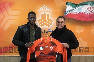 سارفو: داور نمی‌خواست کارت را در جیبش بگذارد و اخراجم کرد!