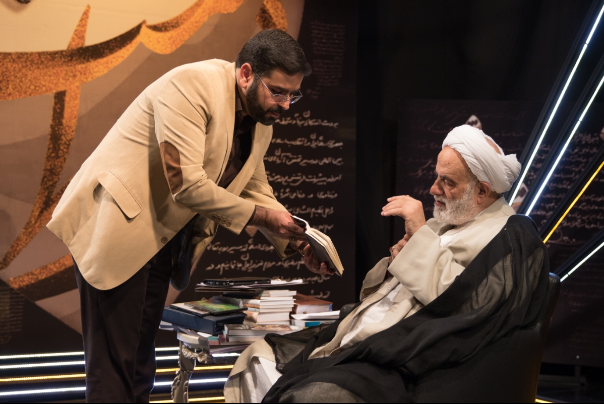 افرادی که کج رفته&zwnj;اند، از مردم عذرخواهی کنند/پدرم گفت راضی نیستم وارد کار دولت و مجلس شوی