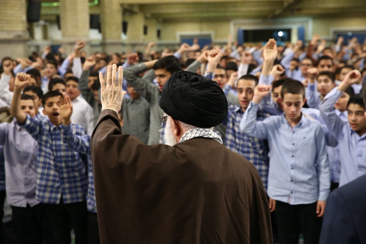 نوجوان بصیر در مسیر فتح قله&zwnj;های موفقیت/علاج مشکلات کشور در دستان نیرو&zwnj;های پیشران جامعه