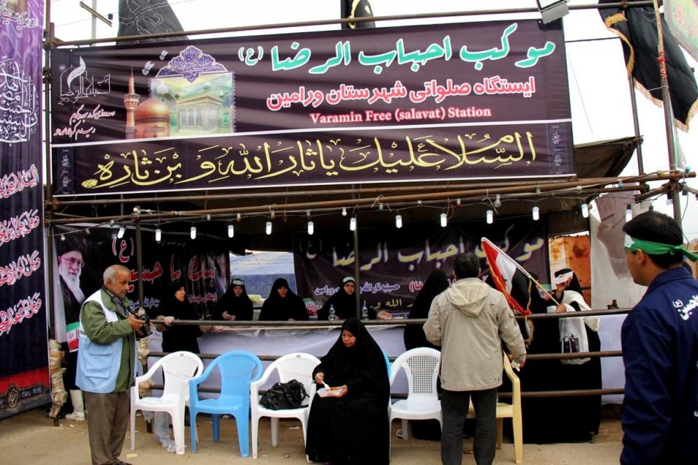 خدمت رسانی در مهران همچنان ادامه دارد