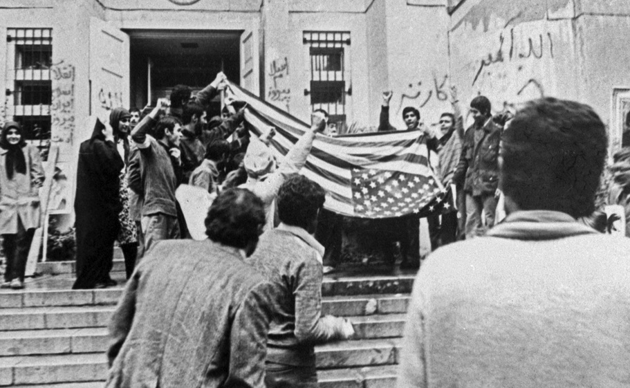 یک قدم تا روز استکبارستیزی و اتحاد ملت ایران برای عبور از مشکلات