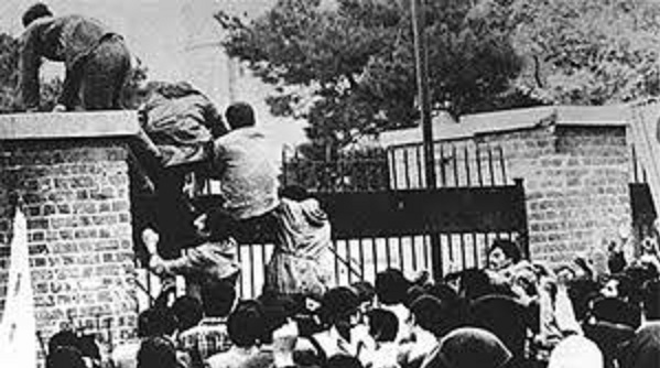 یک قدم تا روز استکبارستیزی و اتحاد ملت ایران برای عبور از مشکلات