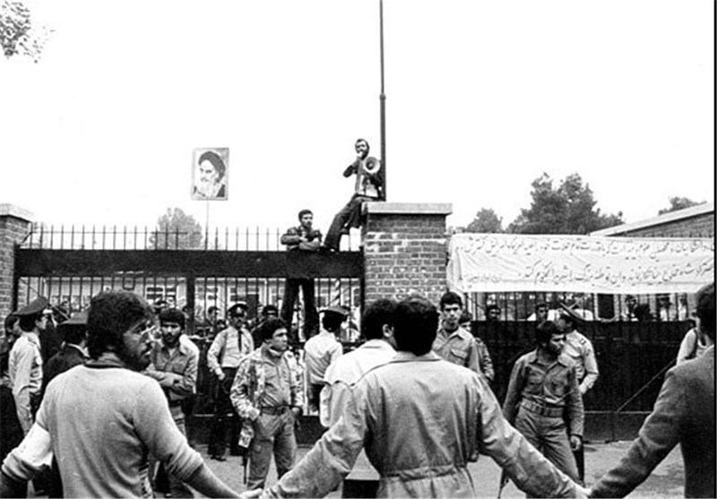 گفتگو| شیخ&zwnj;الاسلام: اصلاح&zwnj;طلبان پشیمان از تسخیر لانه جاسوسی &laquo;هیچ کاره&raquo; بودند/ماجرای ورزش کردن و خوردن غذاهای عالی توسط گروگان&zwnj;ها