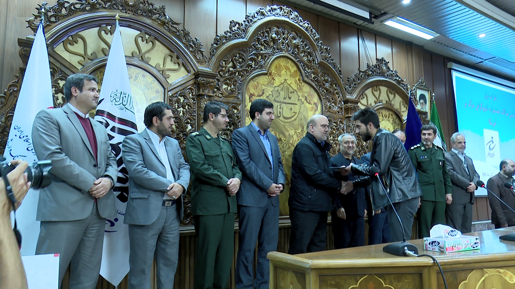 هنرمند یاسوجی، برترین تایپوگرافیست جشنواره "مرگ بر آمریکا"