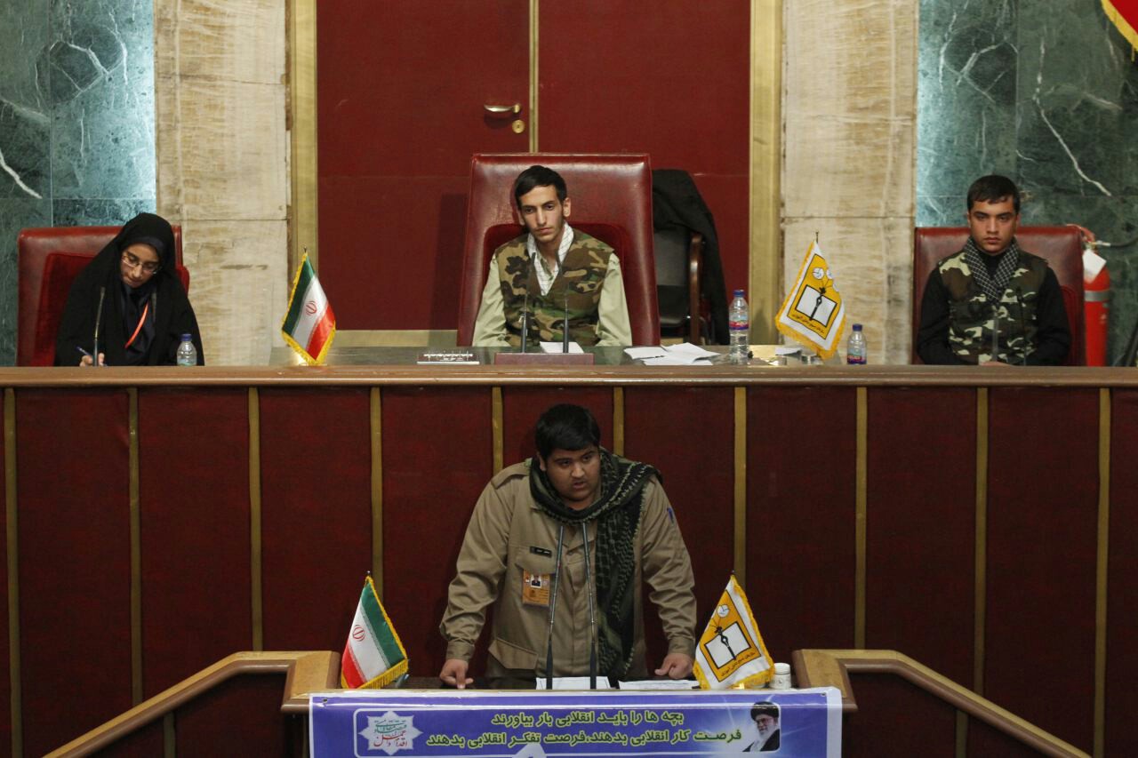 تشکل&zwnj;های دانش آموزان؛ از دیدار با معاون رئیس جمهوری برای حل مشکلات آموزش و پرورش تا برپایی کنگره بین&zwnj;المللی دانش&zwnj;آموزی