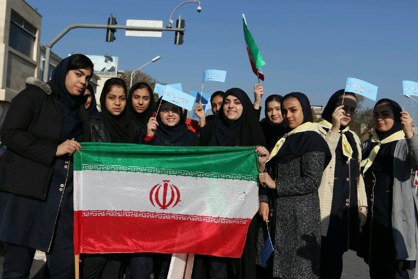 گوشه هایی از حضور پرشور جوانان مشهدی در راهپیمایی ضد استکبار جهانی +تصویر