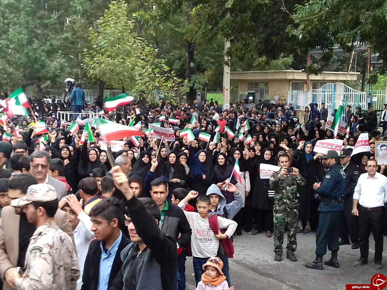 کرمانشاهیان امروز  در یوم الله 13 آبان فریاد ضد استکباری سر دادند