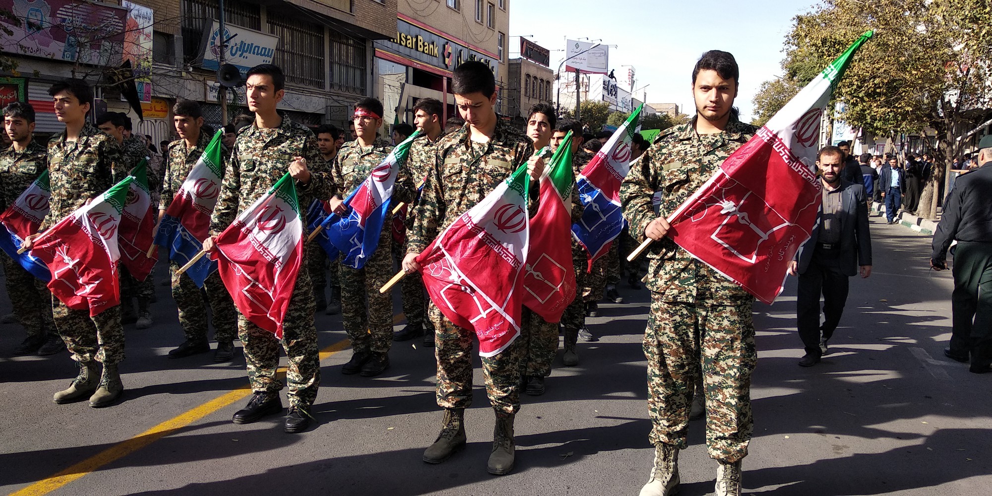 آغاز راهپیمایی ۱۳ آبان در  زنجان +تصاویر