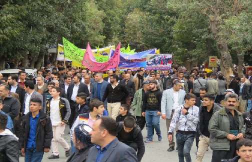 برگزاری راهپیمایی 13 آبان در مهاباد + تصاویر