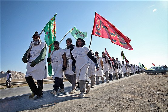 میزبانی از زائران پیاده امام رضا (ع)/خدمتی خالصانه برای زائران امام مهربانی ها میزبانی از زائران پیاده امام رضا (ع)/خدمتی خالصانه برای زائران امام مهربانی ها