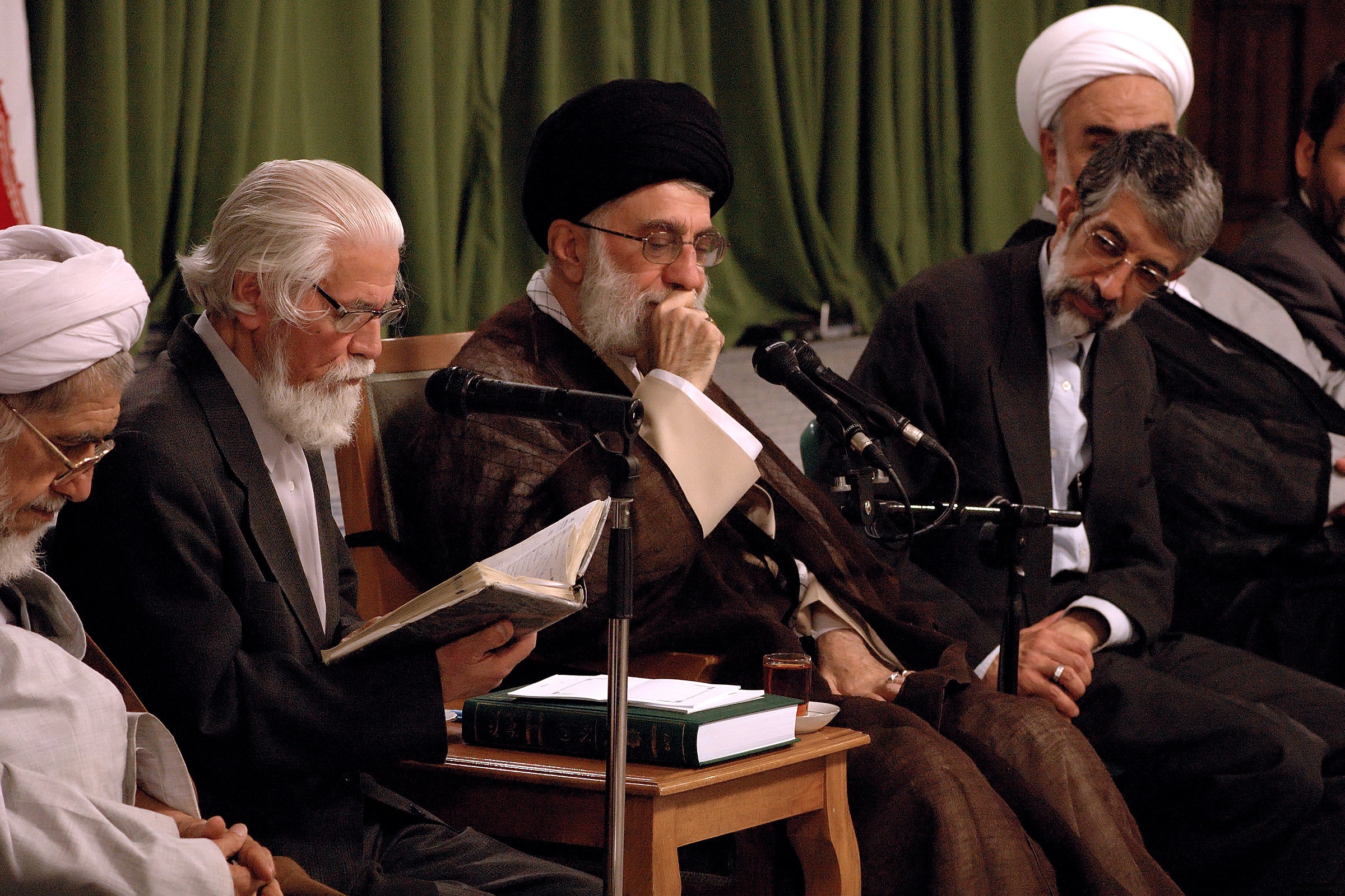 خانواده‌های سبزواری، مردانی و عمرانی تجلیل شدند/ رئیس حوزه هنری: آثار سبزواری سرشار از ترویج مقاومت در برابر استکبار است