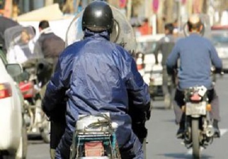 راکبین موتورسیکلت در زمان بارندگی بیشتر مراقب باشند