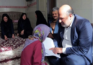دلجویی فرماندار اردکان از کودکان بی سرپرست