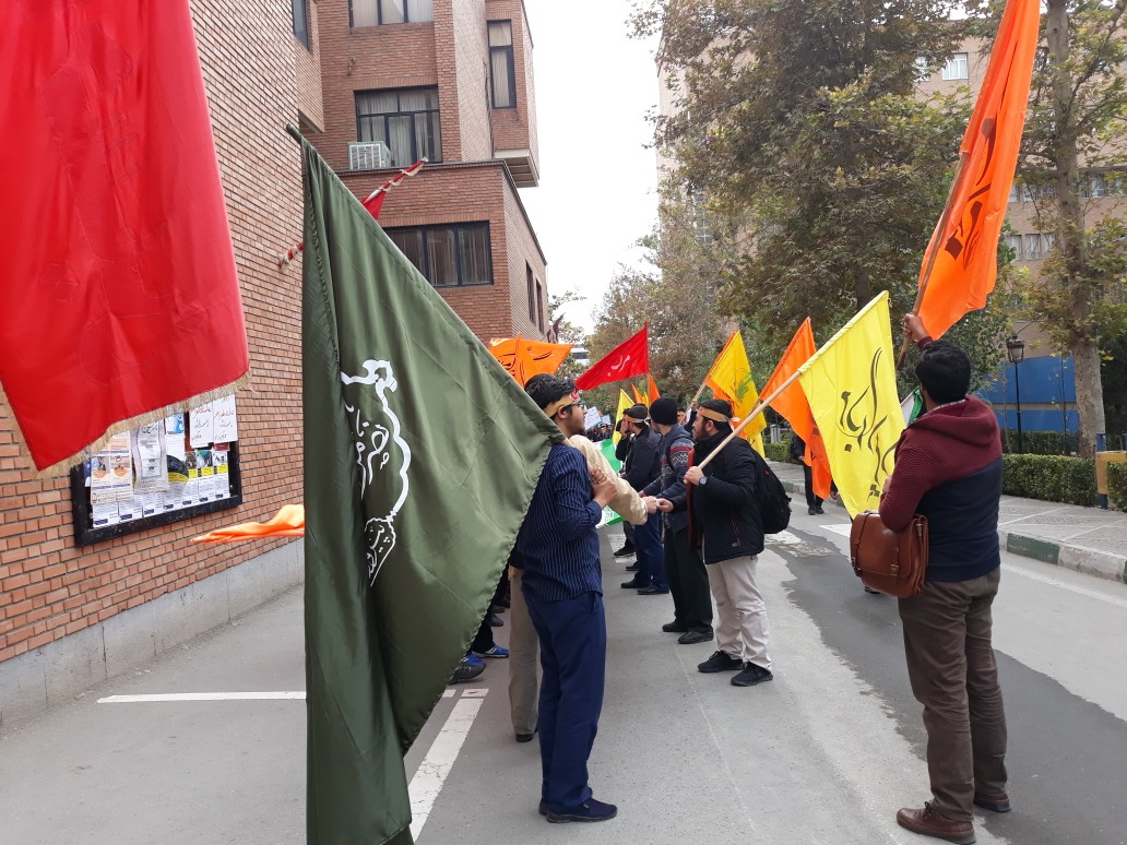 راهپیمایی دانشگاهیان دانشگاه صنعتی شریف آغاز شد