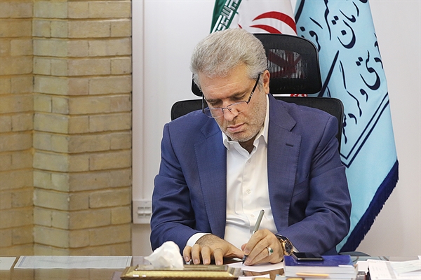 موافقت مونسان با استعفای رئیس پژوهشگاه و معاون حقوقی سازمان میراث‌فرهنگی
