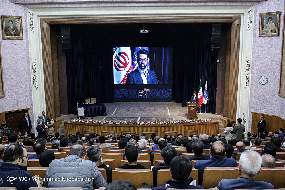 شبکه سیگنال&zwnj;رسانی زمینی صداوسیما تکمیل شده است/تحریم اینترنت کشور یک خیال خام است/ دشمن شرور و وقیح فهمید که مرزهای سایبری ما بی&zwnj;دفاع نیست