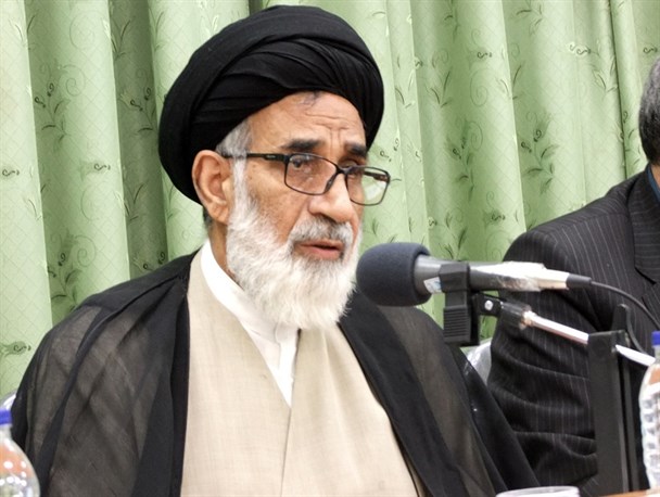 بسیاری از مشکلات رفتاری جامعه به دلیل انس نگرفتن با کتاب است