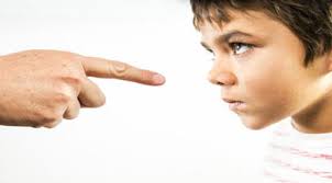 ۵ تناقض رفتاری بزرگ&zwnj;تر&zwnj;ها که ذهن کودکان را به هم می&zwnj;ریزد