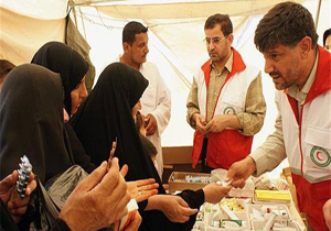 ارائه خدمات پزشکی به زائران پیاده در موکب‌های جاده‌ای