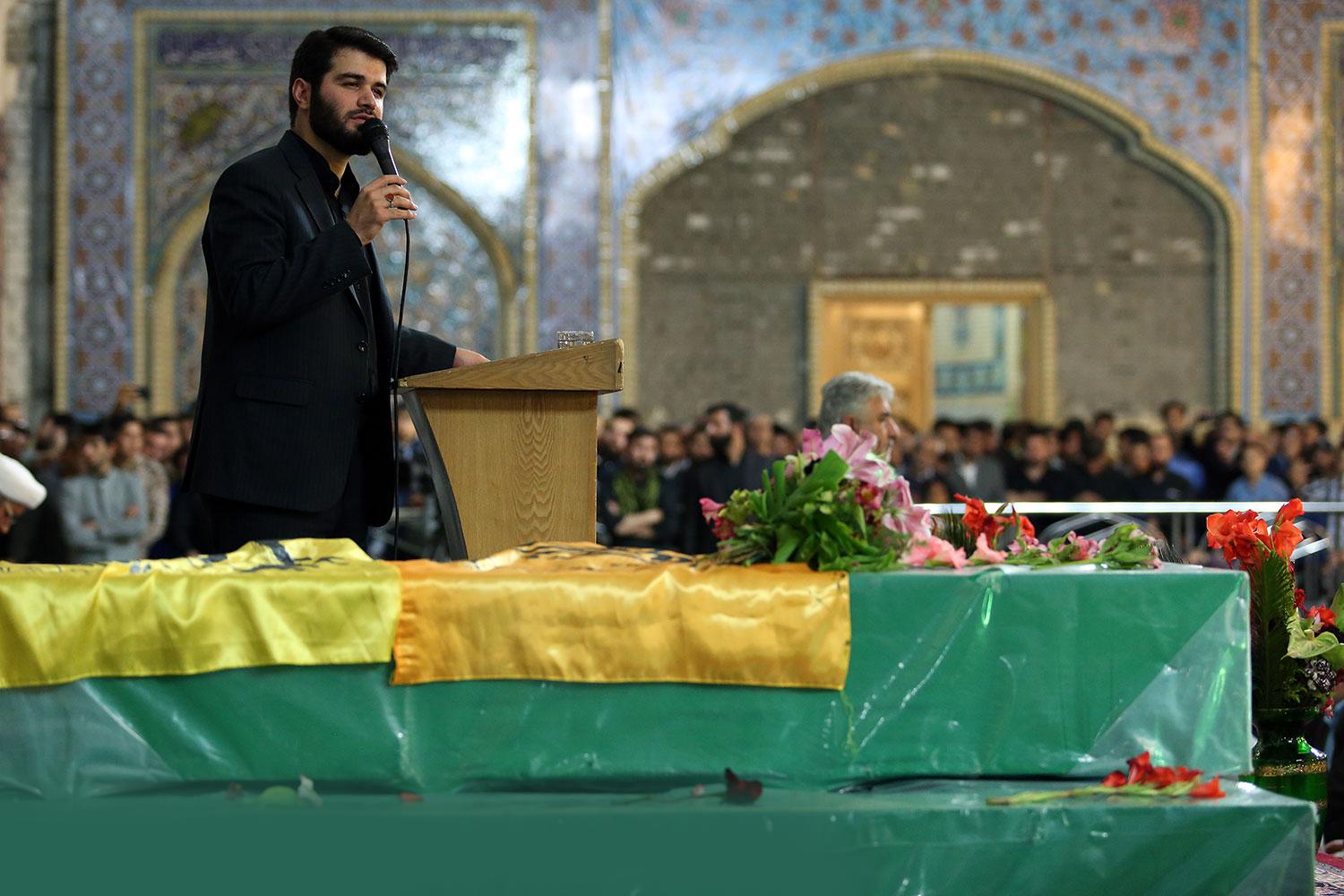 مراسم عزاداری در مشهد مقدس با مداحی میثم مطیعی +فیلم