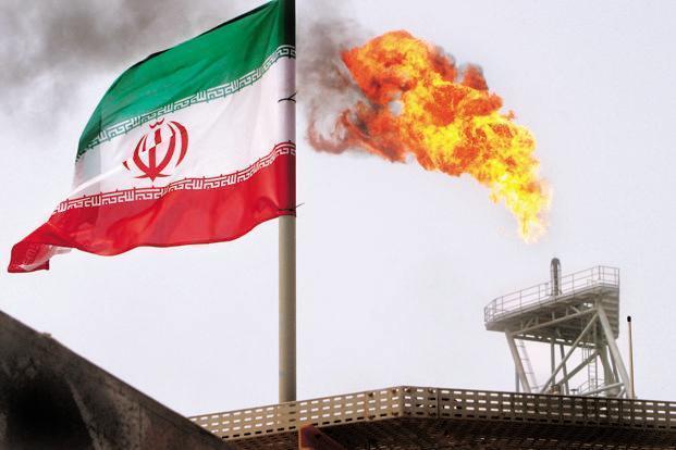 رویترز: اقتصاد ایران توفان تحریم&zwnj;های نفتی آمریکا را پشت سر خواهد گذاشت