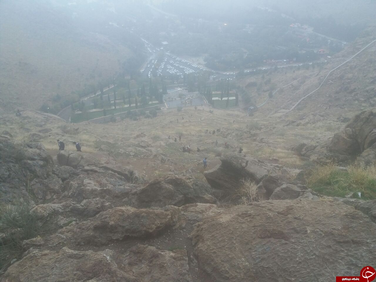 کوه پیمایی علاقه مندان به طبیعت پس از بارش های پاییزی