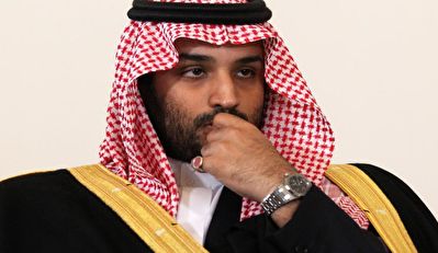 خروج غضبناک بن سلمان از محل دیدار با احمد بن عبدالعزیز + فیلم