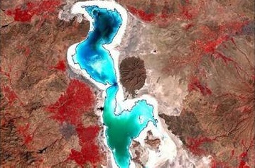 مساحت دریاچه ارومیه 150 کیلومتر مربع افزایش یافت/فناوری فضایی در بهبود کسب و کارهای خدماتی موثر است