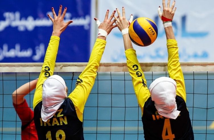 تیم اداره گاز رابر بر سکوی نخست رقابت های والیبال بانوان