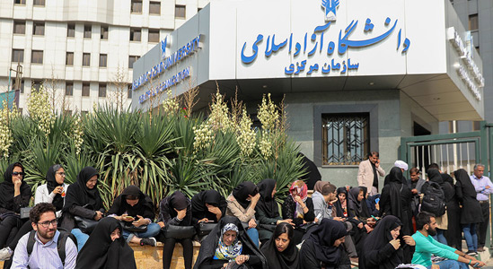 خبرنگار: جعفری/دانشجویان طعمه اختلافات دانشگاه آزاد و وزارت بهداشت / کمیسیون آموزش و تحقیقات به دادخواهی از داوطلبان پزشکی آمد
