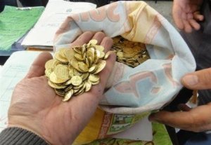 سکه های تاریخی به دست پلیس رسیدند