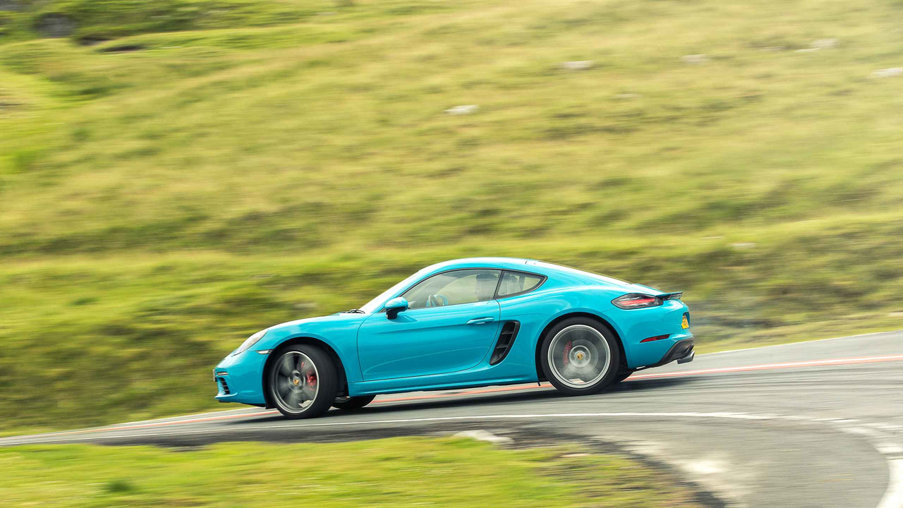 شرکت پورشه اتومبیل نسل جدید خود را با نام Porsche 718 Cayman معرفی کرد +تصاویر