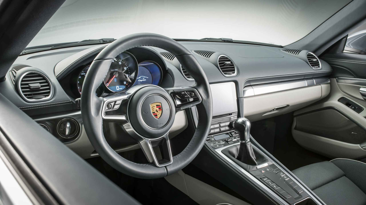 شرکت پورشه اتومبیل نسل جدید خود را با نام Porsche 718 Cayman معرفی کرد +تصاویر