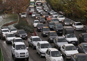 ترافیک صبحگاهی در معابر بزرگراهی پایتخت در روز بارانی