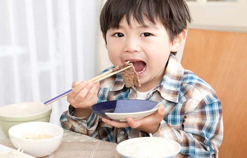 وعده وعیدهای خیالی به کودکان چه بلایی سر آنها می&zwnj;آورد؟