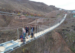 نخستین پل تمام شیشه ای ایران در هیر اسفندماه افتتاح می شود