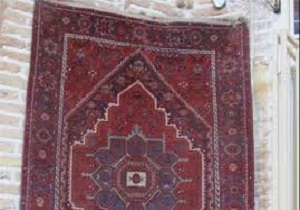 اهدای یک تخته فرش بانوان سربیشه ای به عتبات عالیات